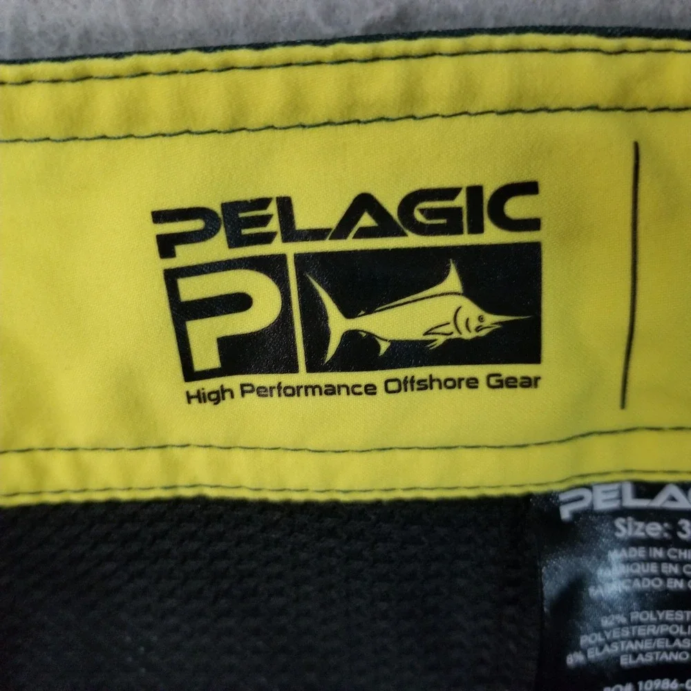 Pelagic Board Shorts Mens 34 Green Sharkskin Fishing Swim Trunks Fish Print